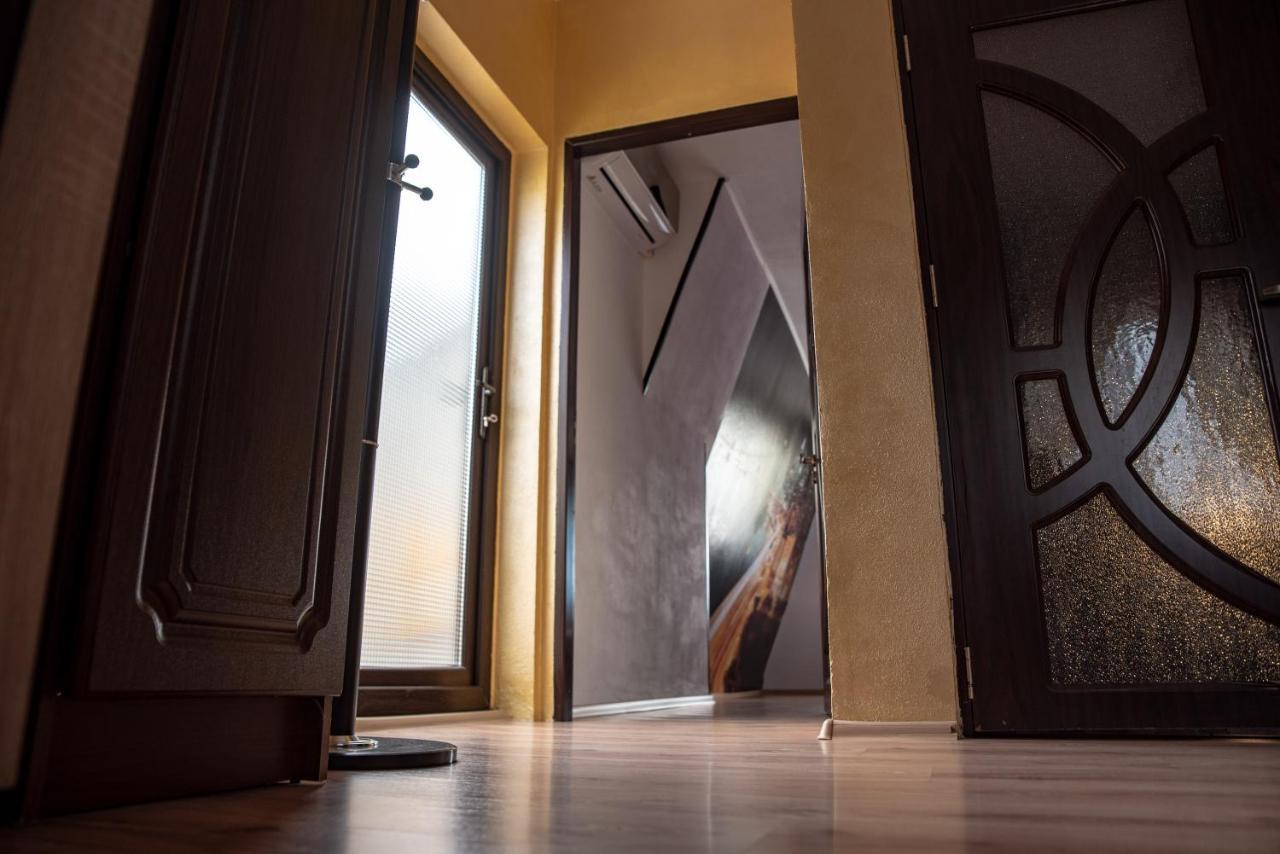 Hotel Casa Robi Pestisani Zewnętrze zdjęcie