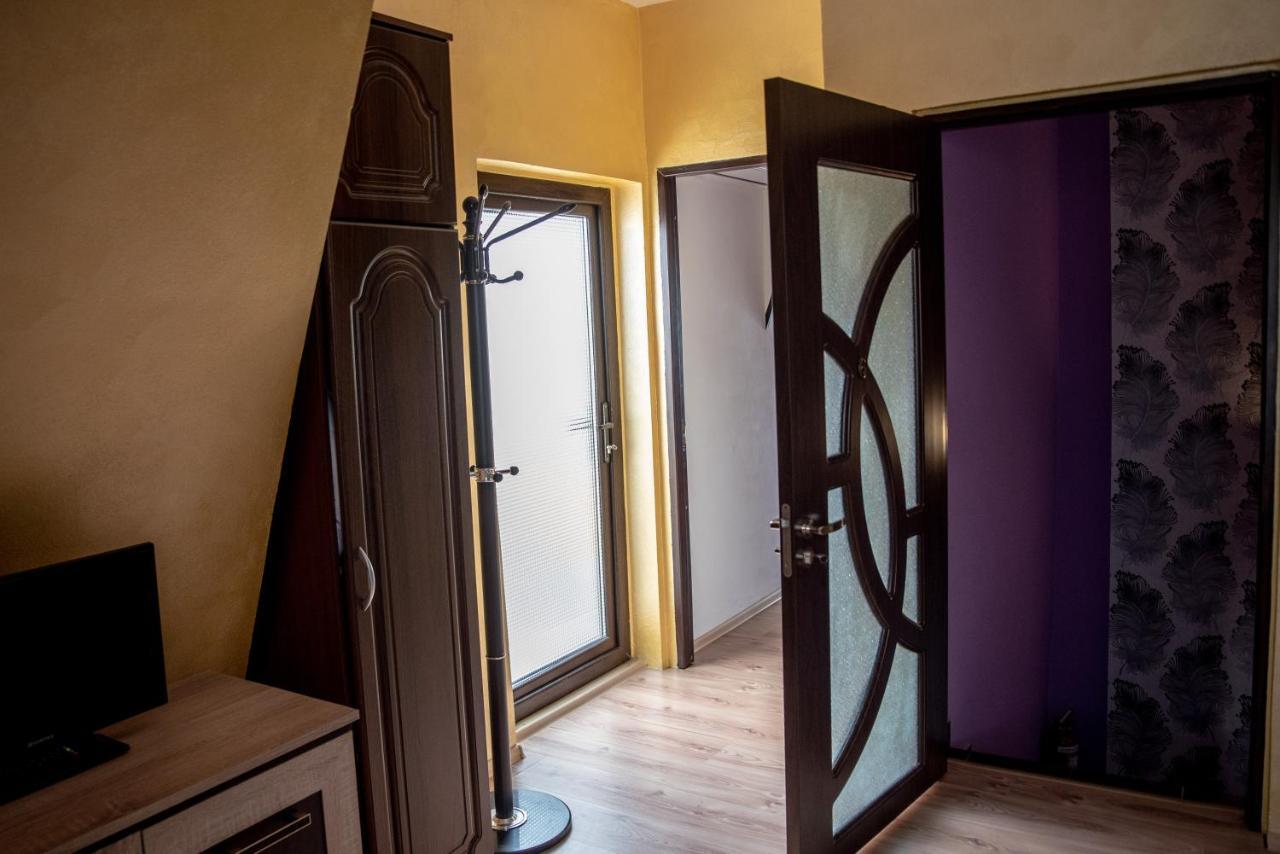 Hotel Casa Robi Pestisani Zewnętrze zdjęcie
