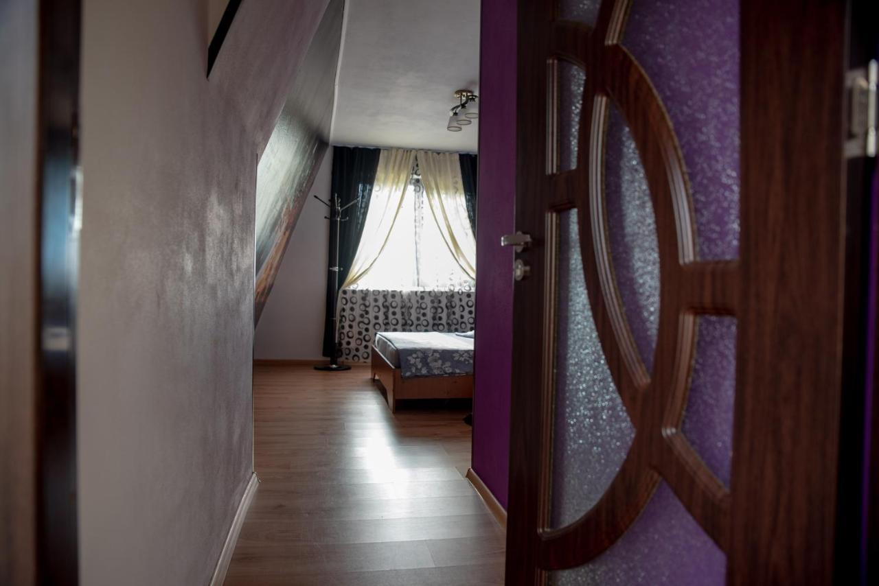 Hotel Casa Robi Pestisani Zewnętrze zdjęcie