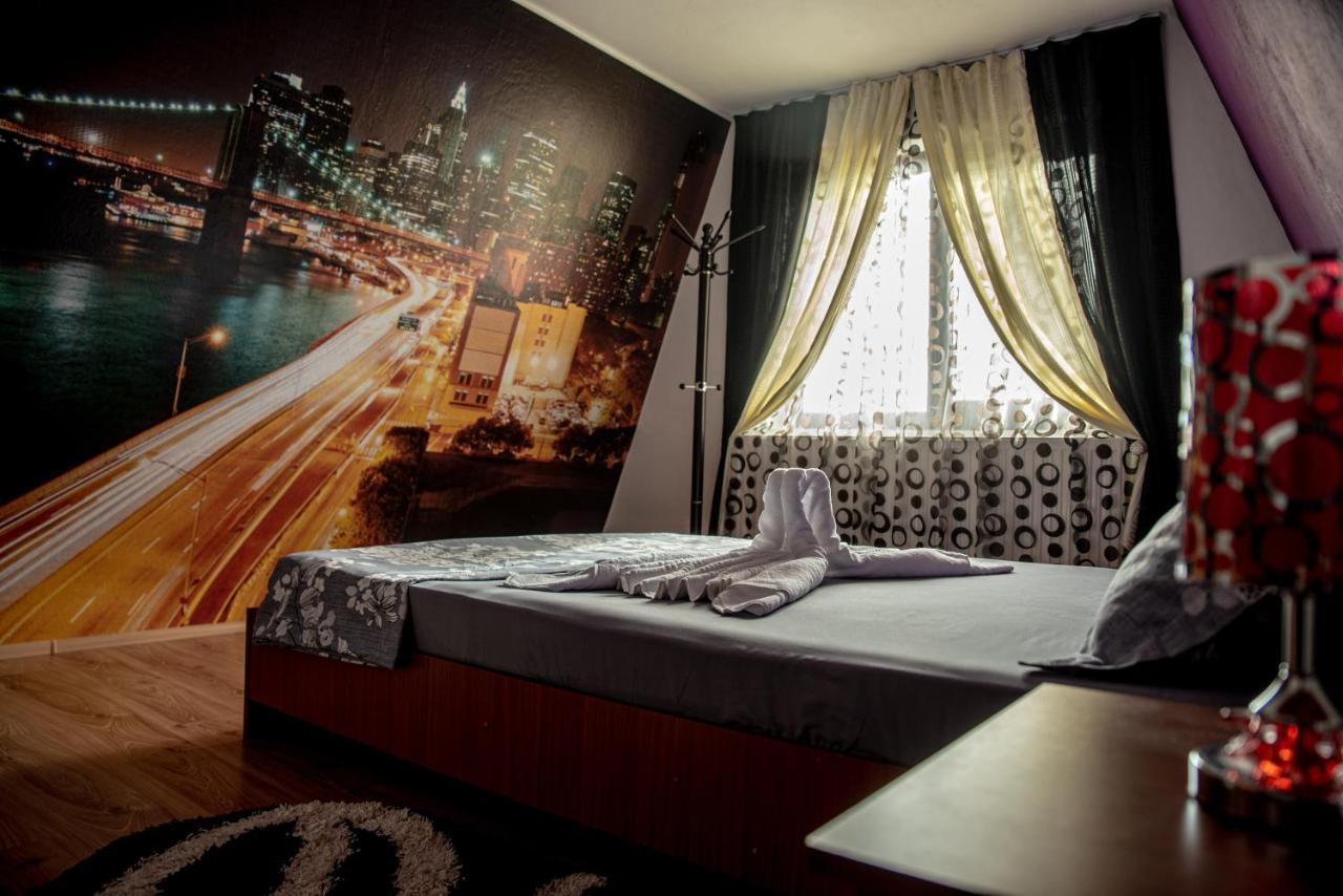 Hotel Casa Robi Pestisani Zewnętrze zdjęcie