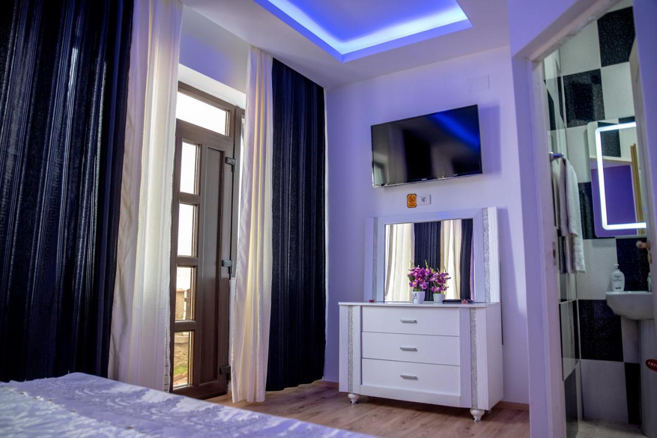 Hotel Casa Robi Pestisani Zewnętrze zdjęcie