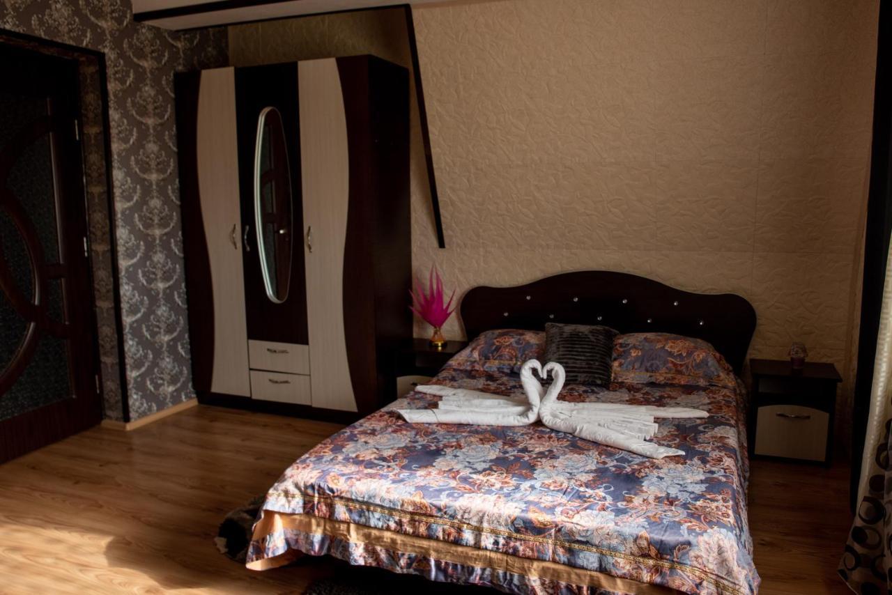 Hotel Casa Robi Pestisani Zewnętrze zdjęcie