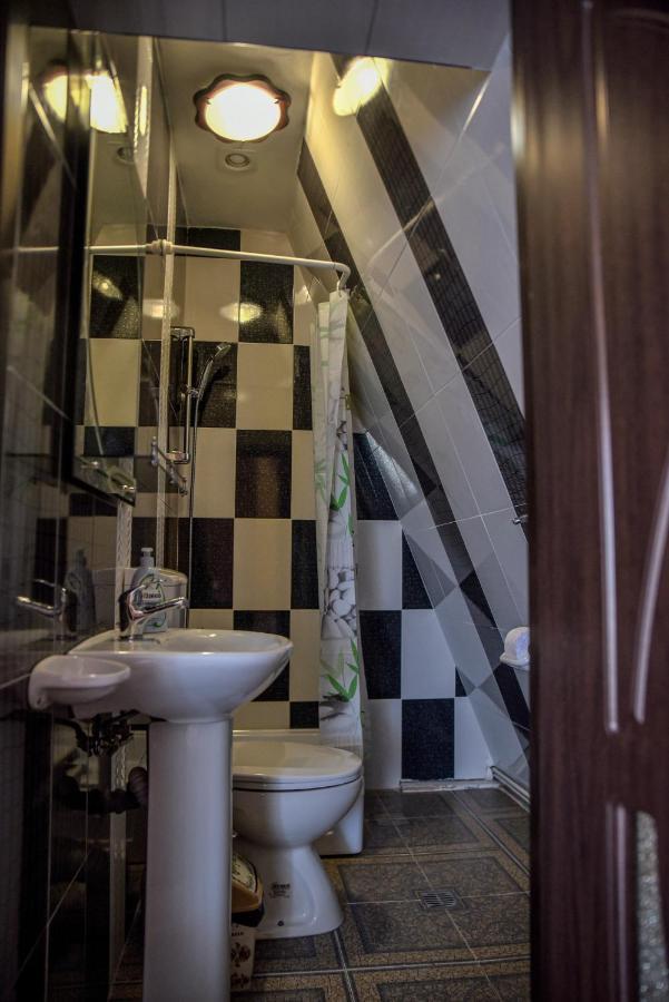 Hotel Casa Robi Pestisani Zewnętrze zdjęcie